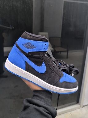 Men's  Nike Air Jordan 1 Retro High OG 'Royal Reimagined Size 9 NWOB